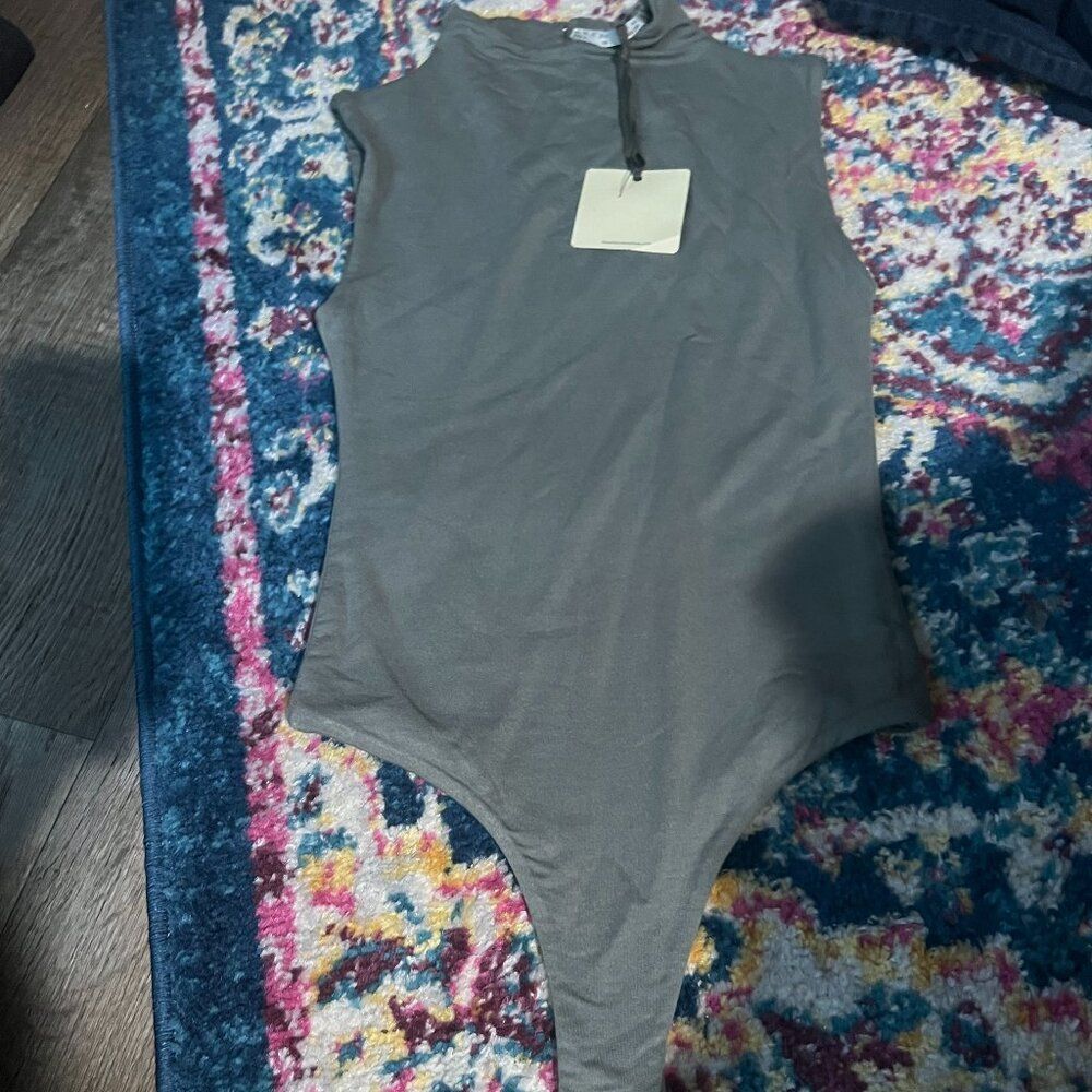 NWT Dress Forum Mock‎ Neck Bodysuit Small